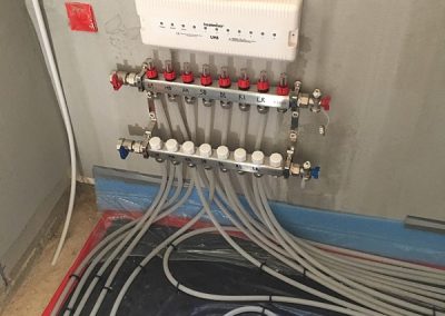 UFH manifold all connected up and pressure tested