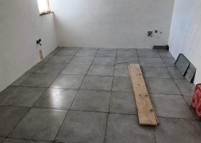 Bedroom 3 tiles ready for grouting