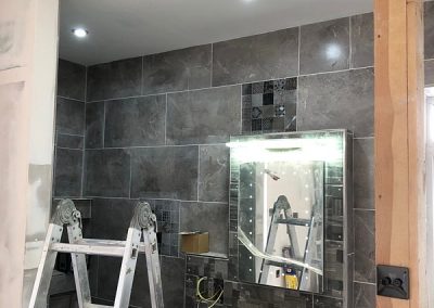 Master bedroom en-suite with all lights now connected